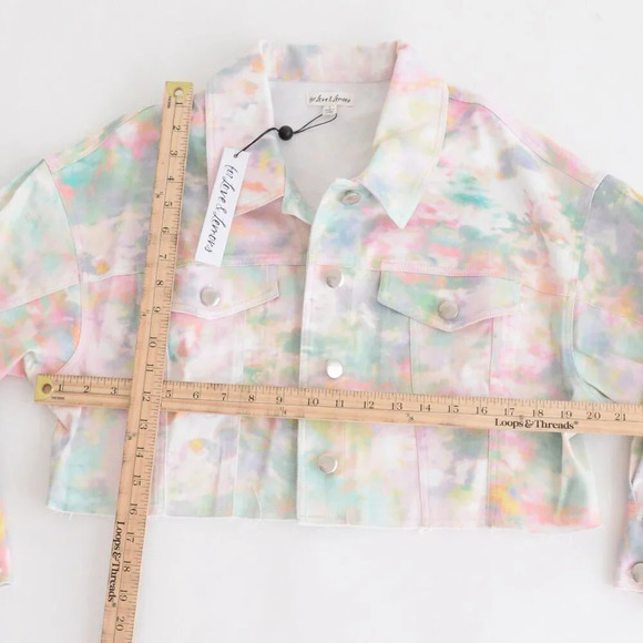 For Love  & Lemons Delphine Tie-Dye Print Cropped Denim Button Up Jacket L NWT - Picture 4 of 13